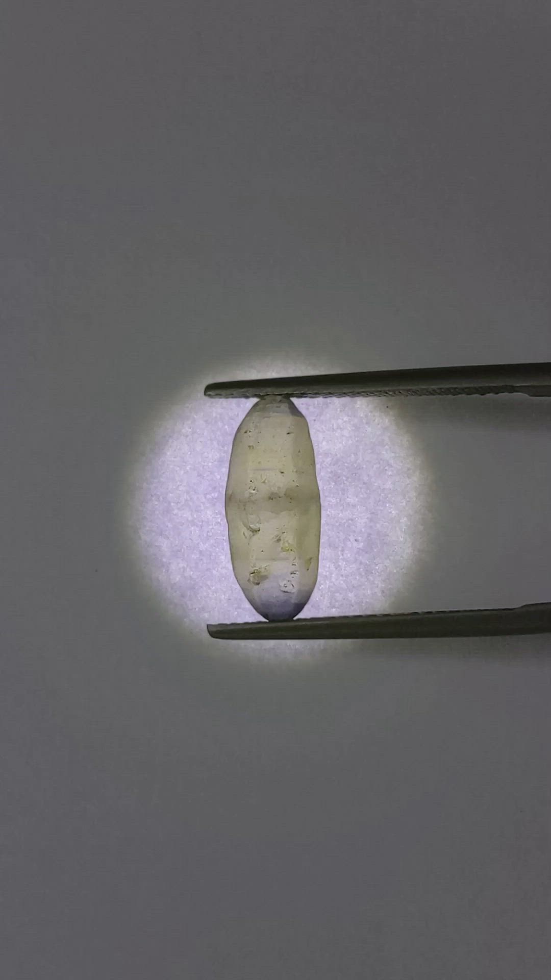 4.51 Ct. Bi Color Sapphire Crystal from Ceylon (Sri Lanka) Size Video