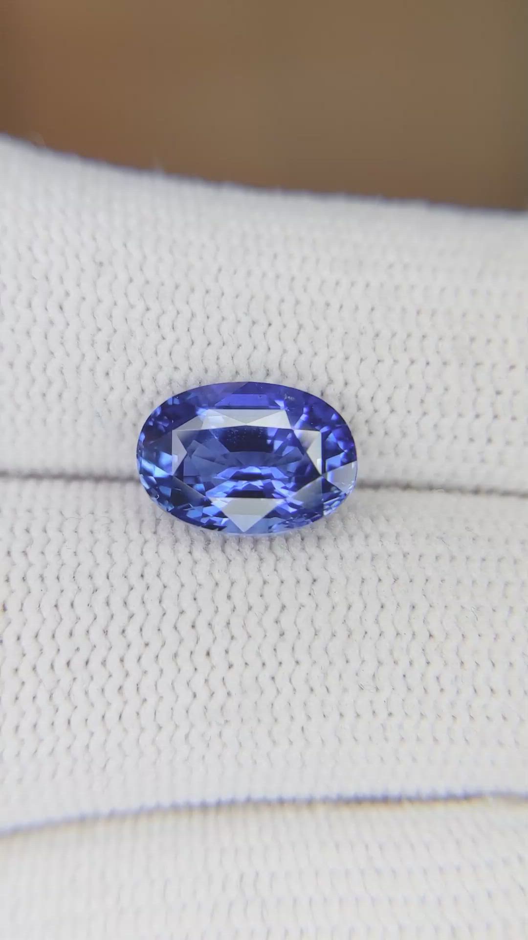 3.53 Ct. Blue Sapphire from Ceylon (Sri Lanka) Size Video