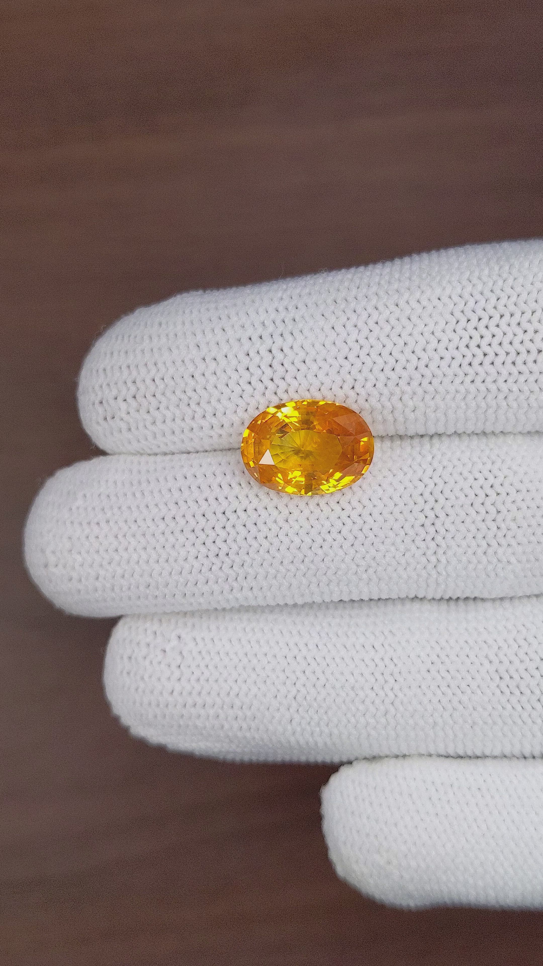 7.09 Ct. Yellowish Orange Sapphire from Ceylon (Sri Lanka) Size Video