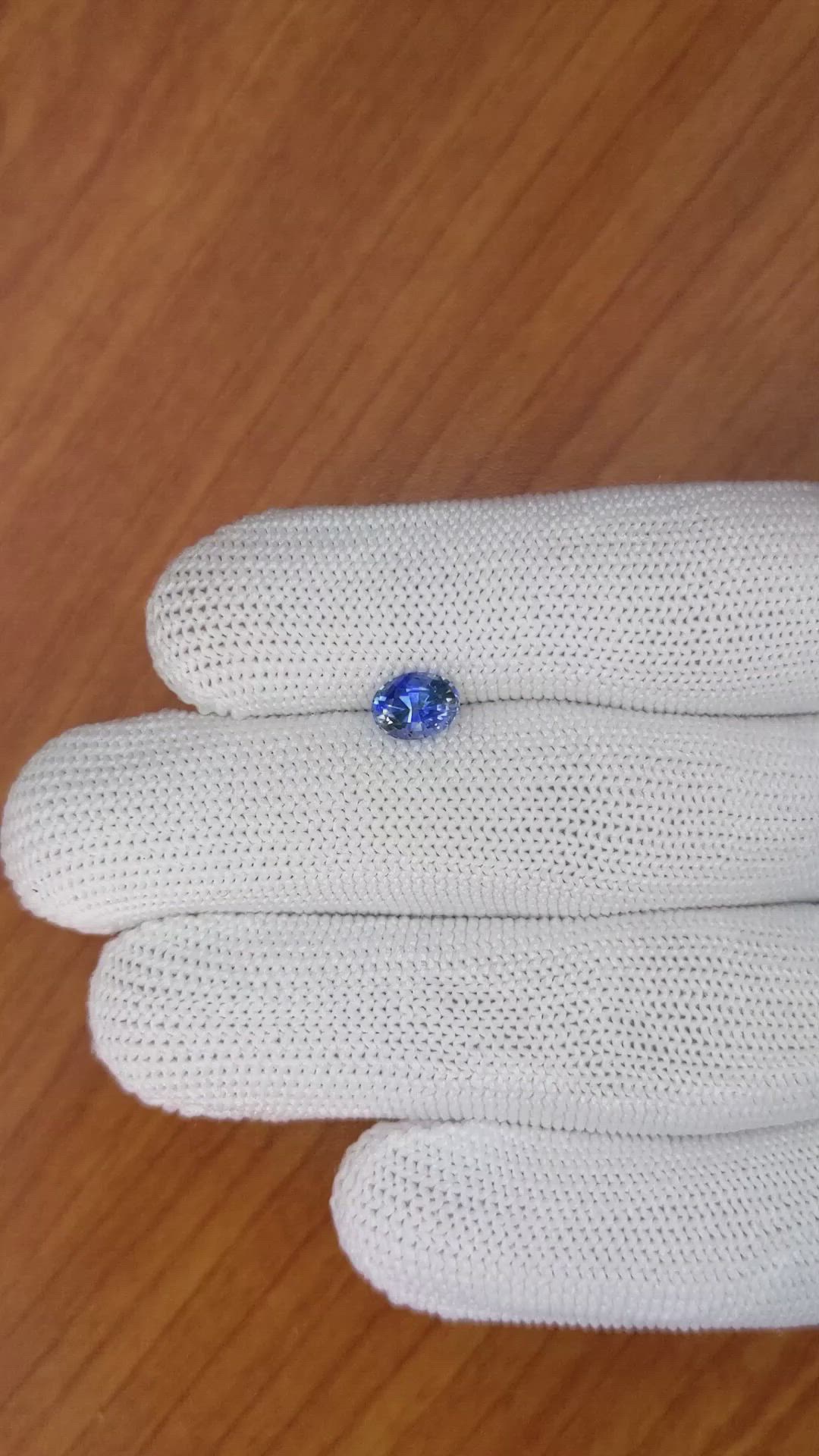 1.17 Ct. Bi Color Sapphire from Ceylon (Sri Lanka) Size Video