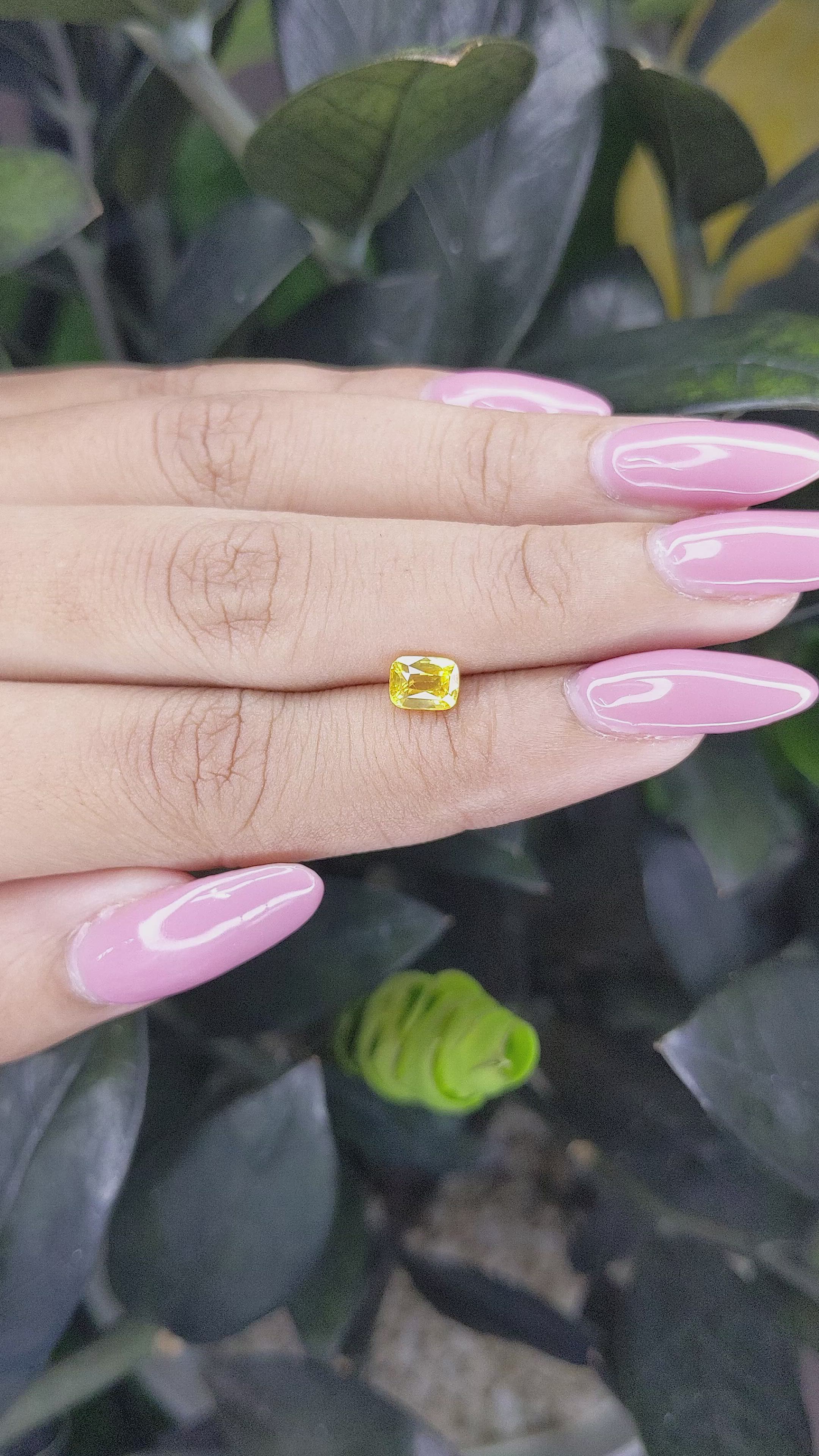 1.01 Ct. Orangish Yellow Sapphire from Ceylon (Sri Lanka) Size Video