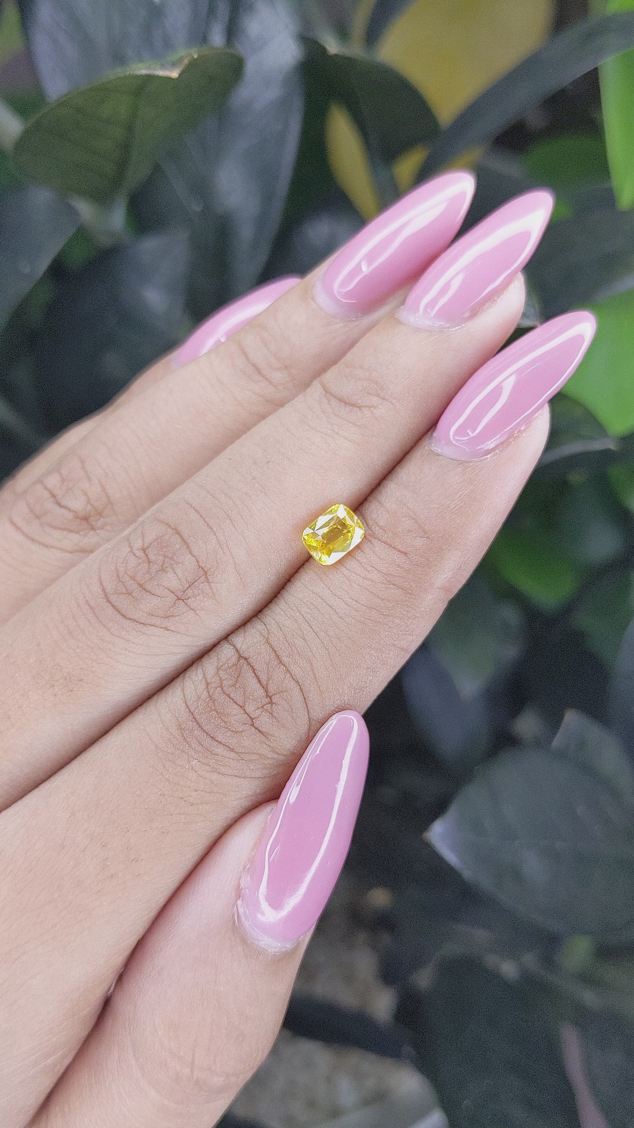 1.01 Ct. Orangish Yellow Sapphire from Ceylon (Sri Lanka) Size Video