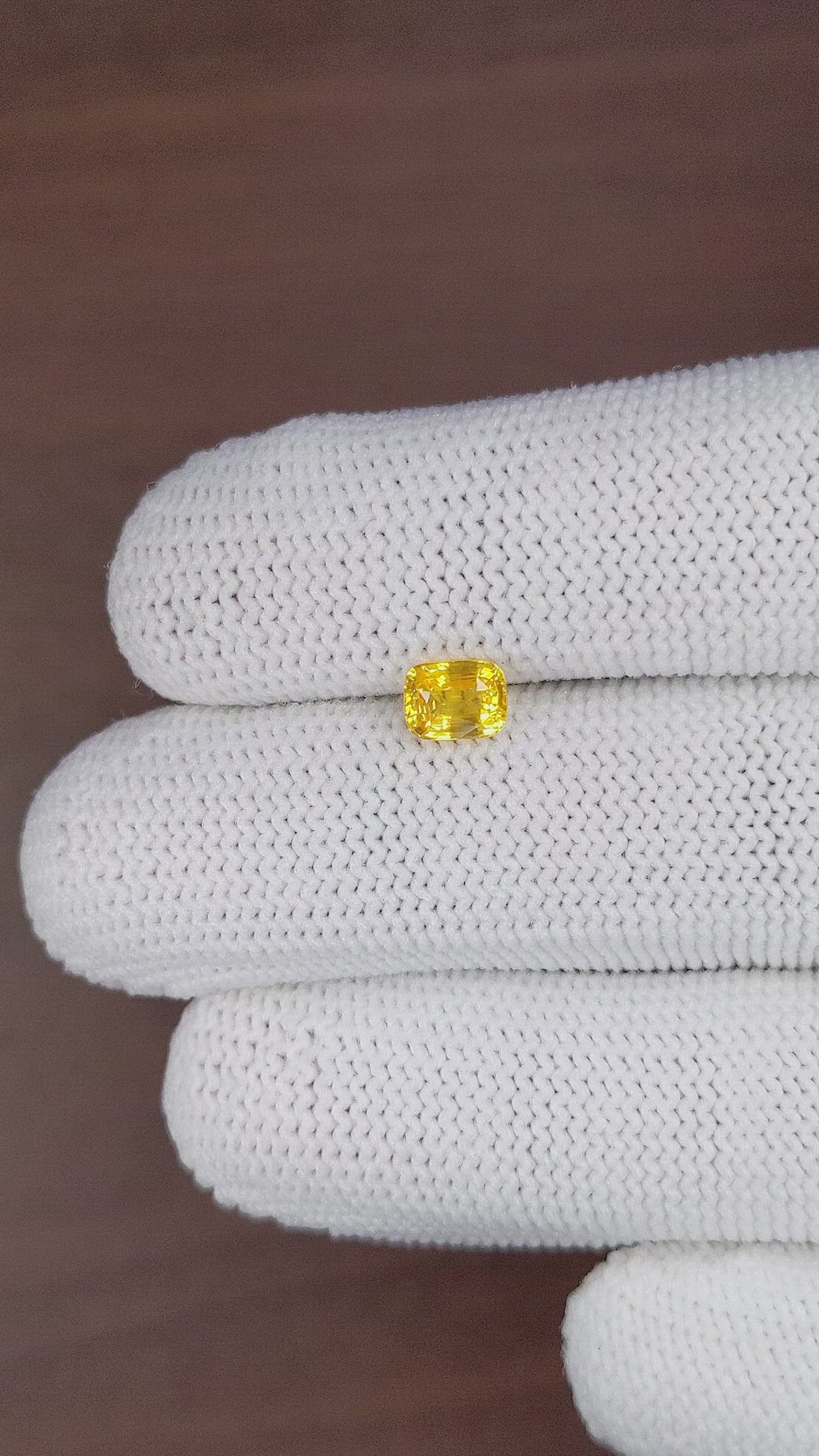 1.01 Ct. Orangish Yellow Sapphire from Ceylon (Sri Lanka) Size Video