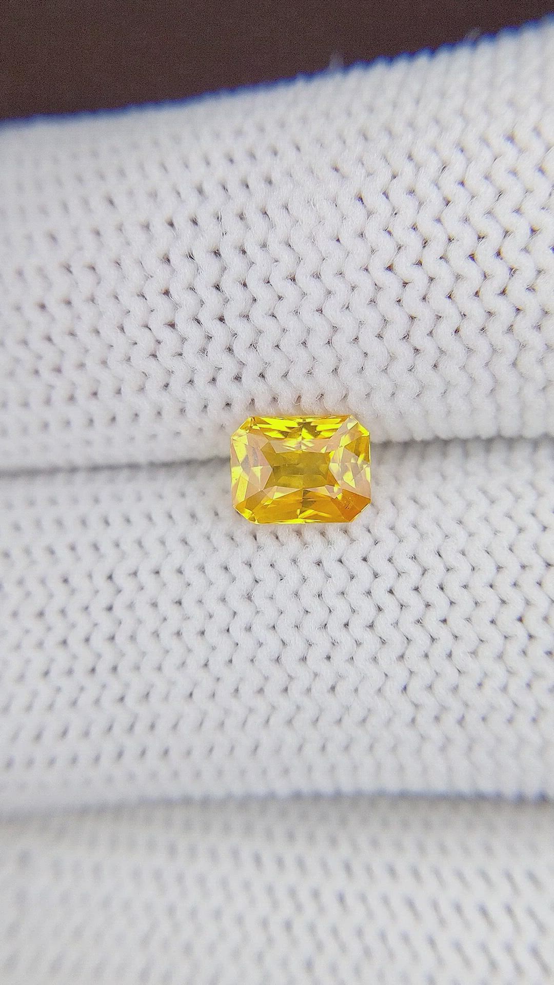 1.08 Ct. Orangish Yellow Sapphire from Ceylon (Sri Lanka) Size Video