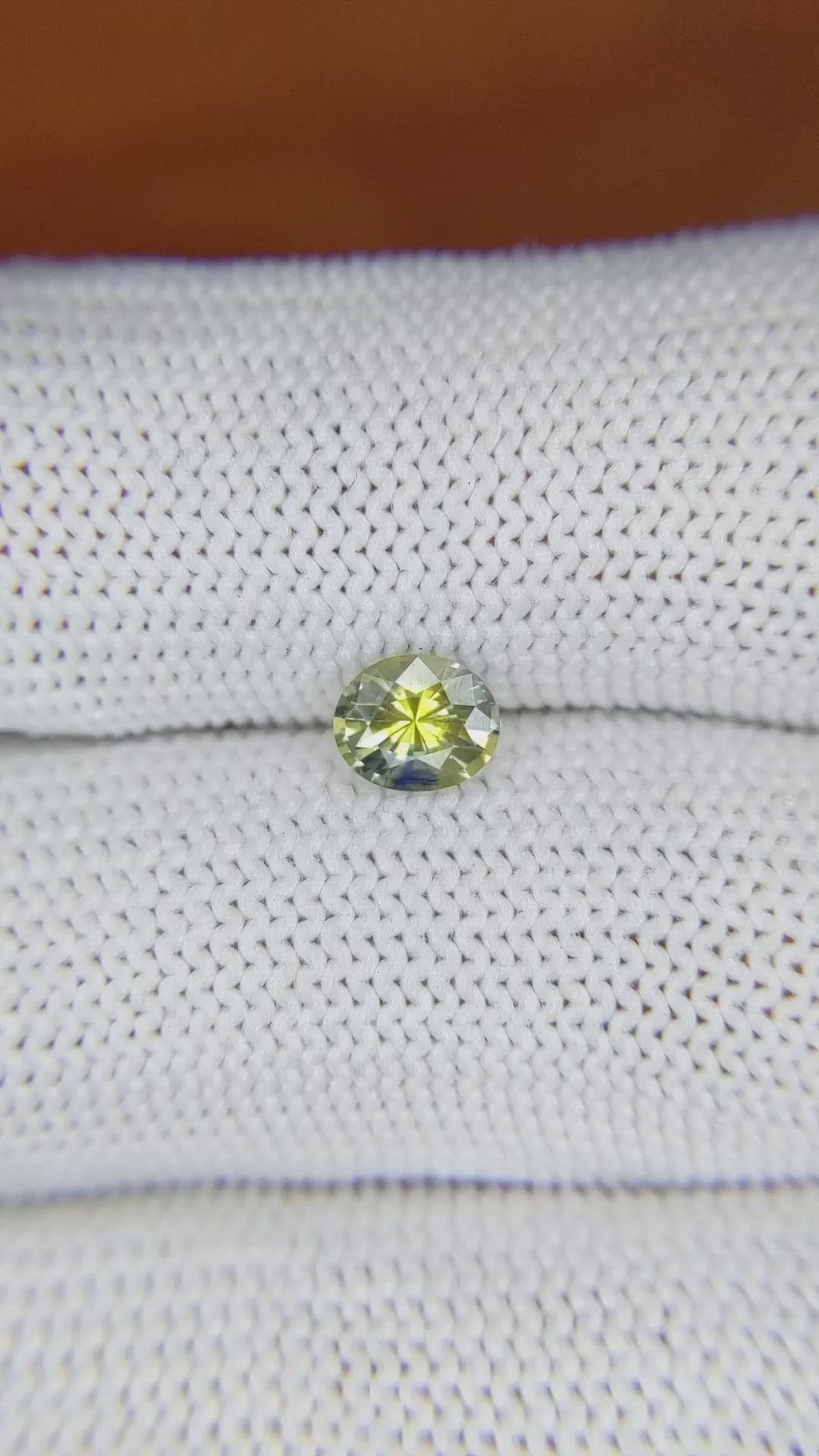 0.83 Ct. Bi Color Sapphire from Ceylon (Sri Lanka) Size Video