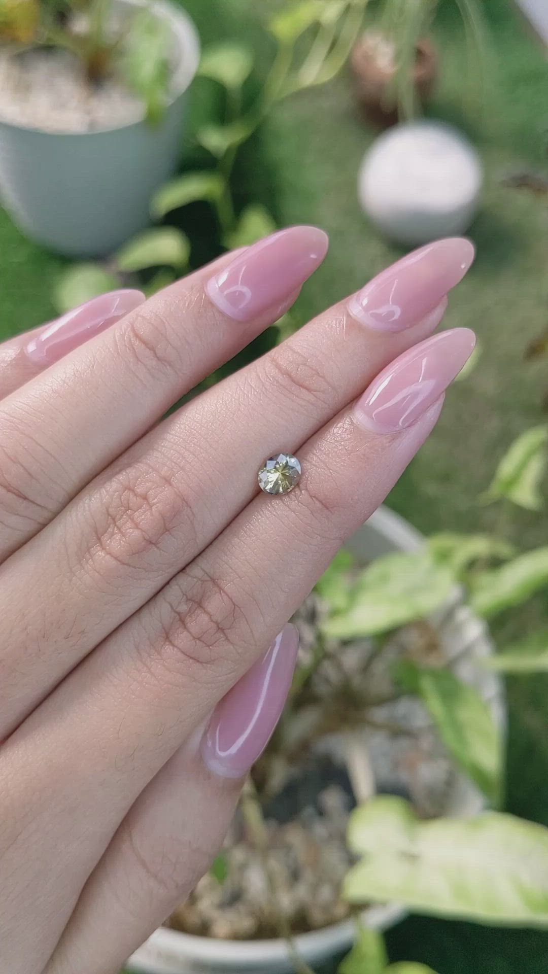 0.83 Ct. Bi Color Sapphire from Ceylon (Sri Lanka) Size Video