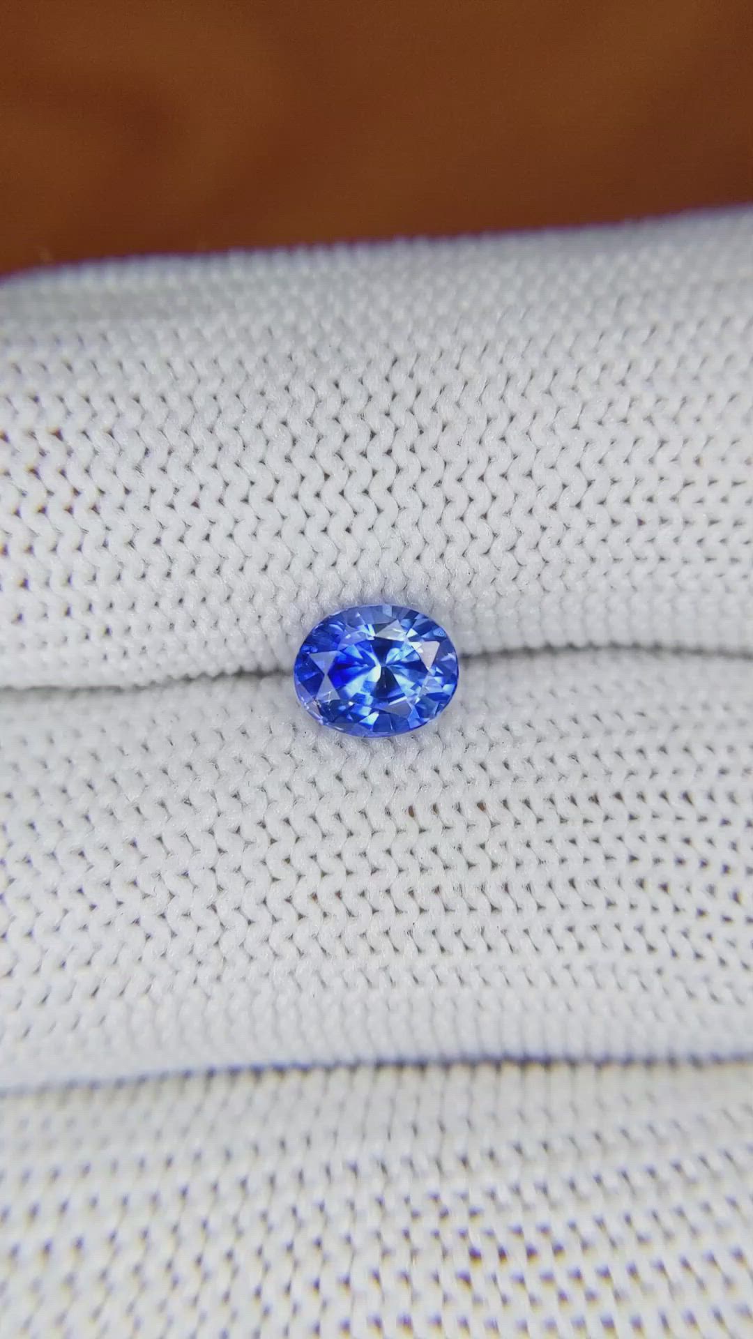 1.02 Ct. Blue Sapphire from Ceylon (Sri Lanka) Size Video