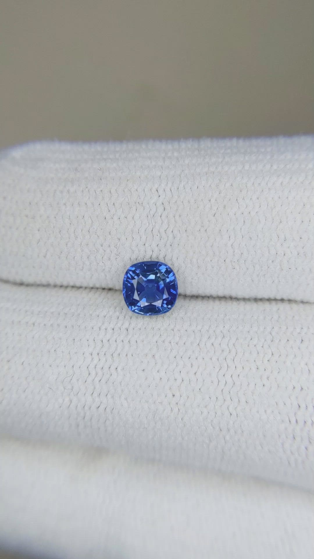 0.70 Ct. Blue Sapphire from Ceylon (Sri Lanka) Size Video
