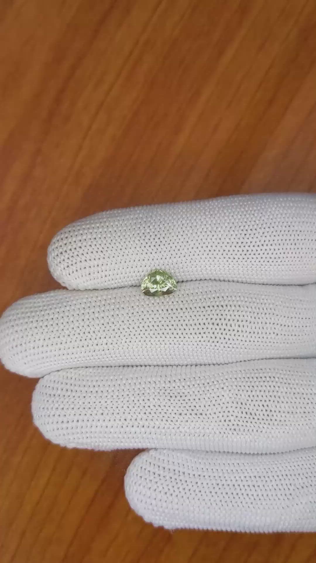 1.16 Ct. Yellowish Green Sapphire from Ceylon (Sri Lanka) Size Video