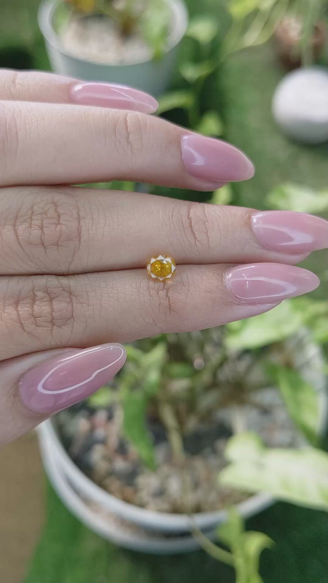1.05 Ct. Yellow Sapphire from Ceylon (Sri Lanka) Size Video