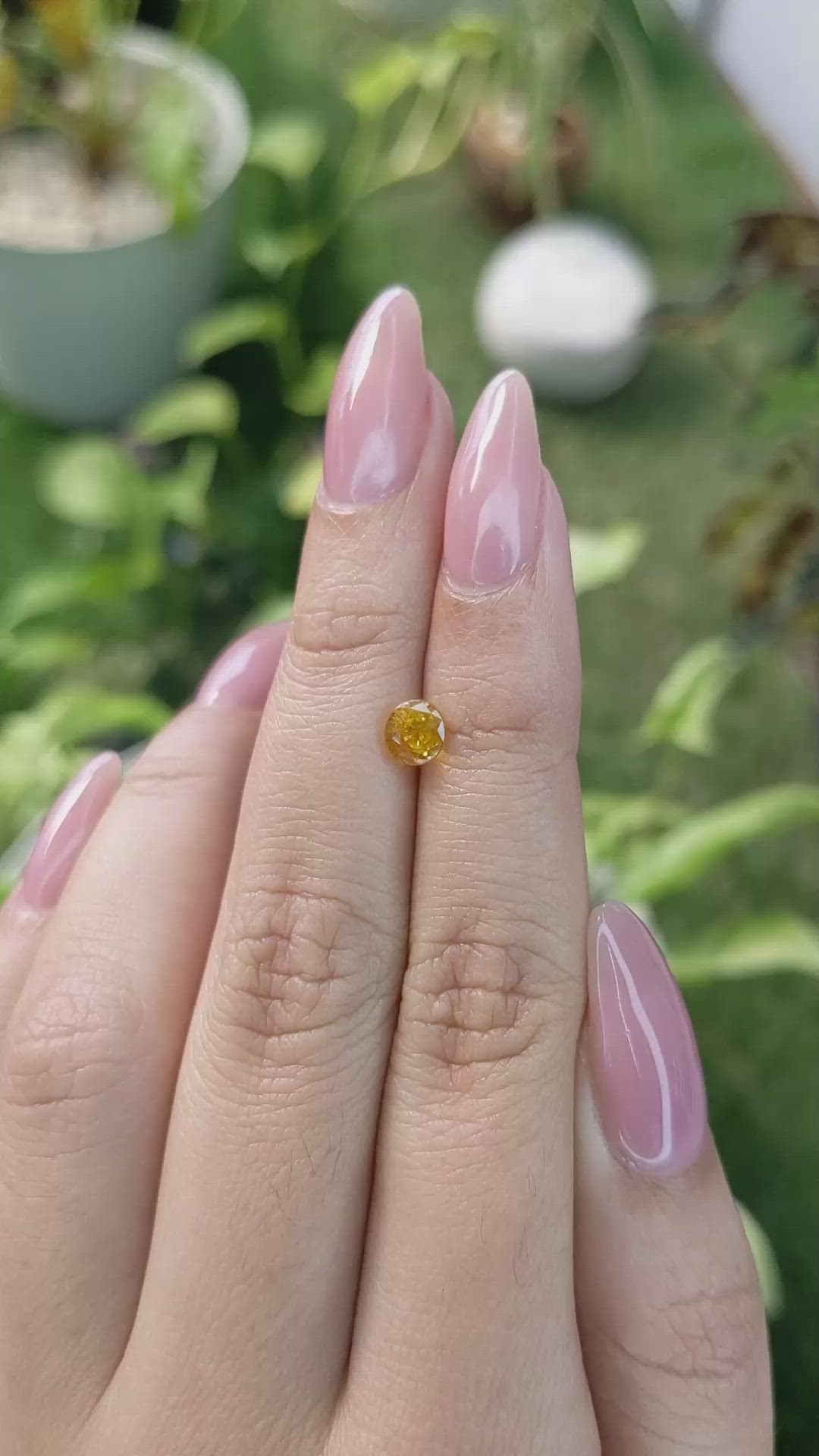 1.05 Ct. Yellow Sapphire from Ceylon (Sri Lanka) Size Video