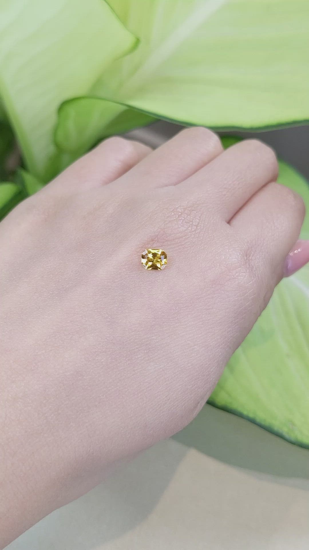 0.75 Ct. Yellow Sapphire from Ceylon (Sri Lanka) Size Video