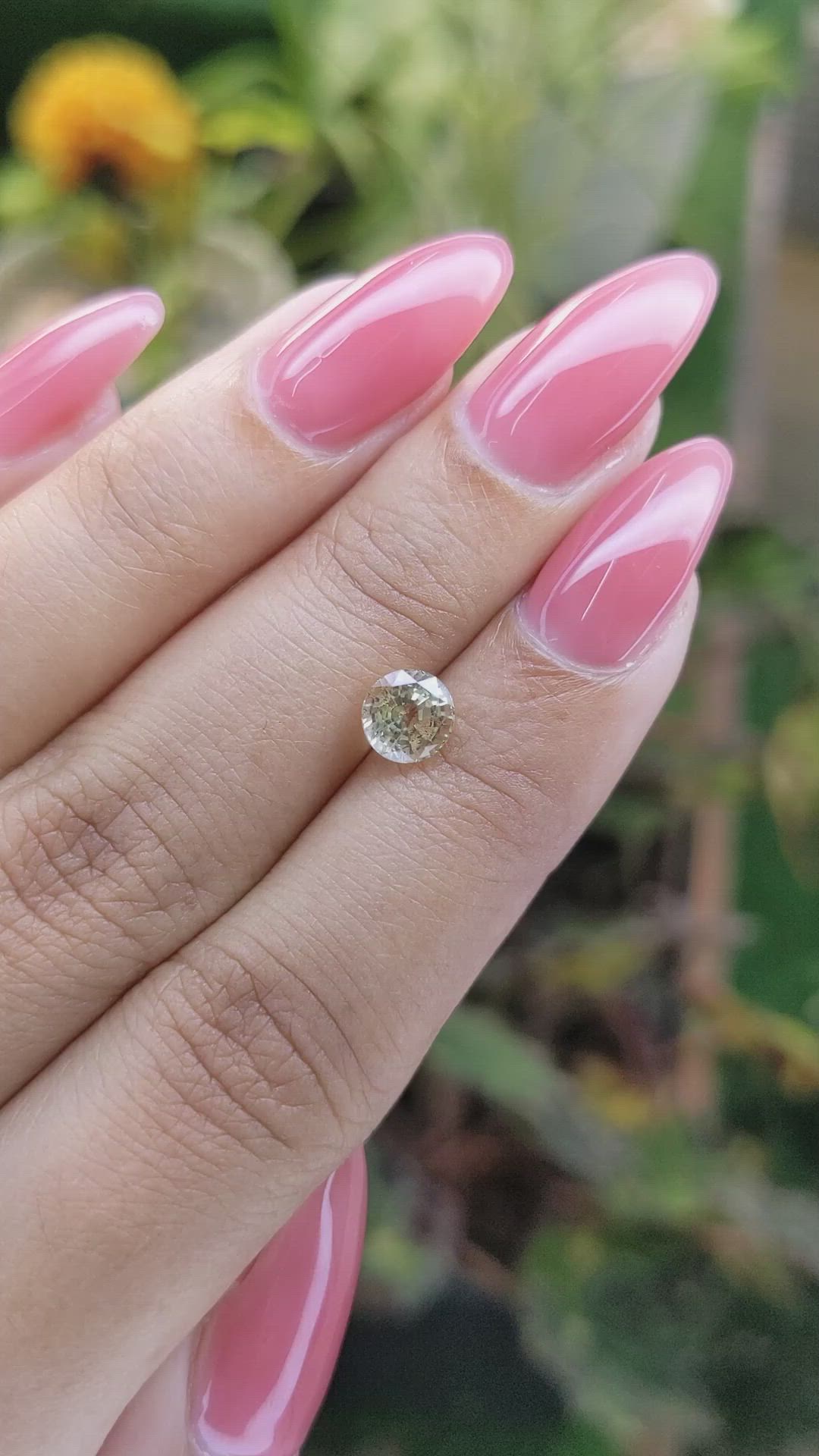 1.09 Ct. Yellow Sapphire from Ceylon (Sri Lanka) Size Video