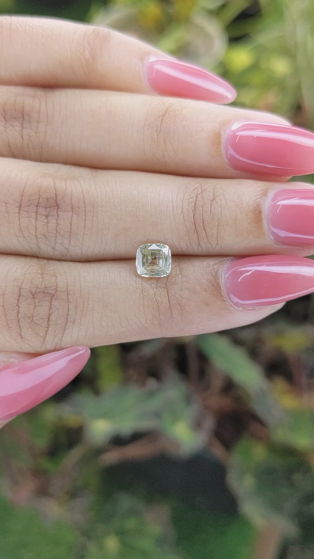 1.05 Ct. Yellow Sapphire from Ceylon (Sri Lanka) Size Video