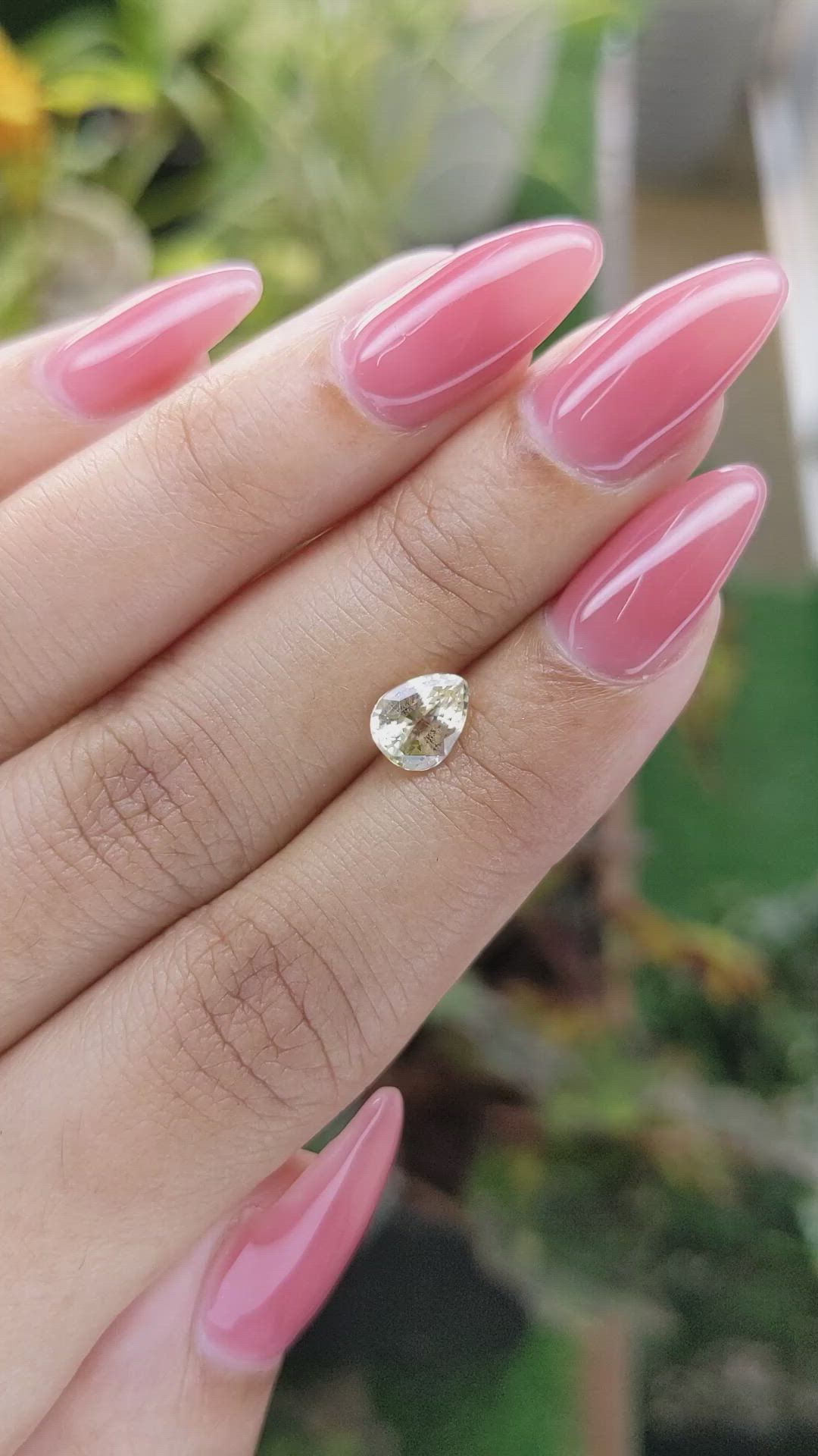 1.26 Ct. Yellow Sapphire from Ceylon (Sri Lanka) Size Video