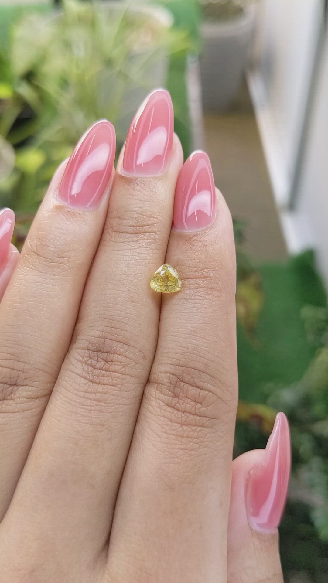 1.02 Ct. Yellow Sapphire from Ceylon (Sri Lanka) Size Video