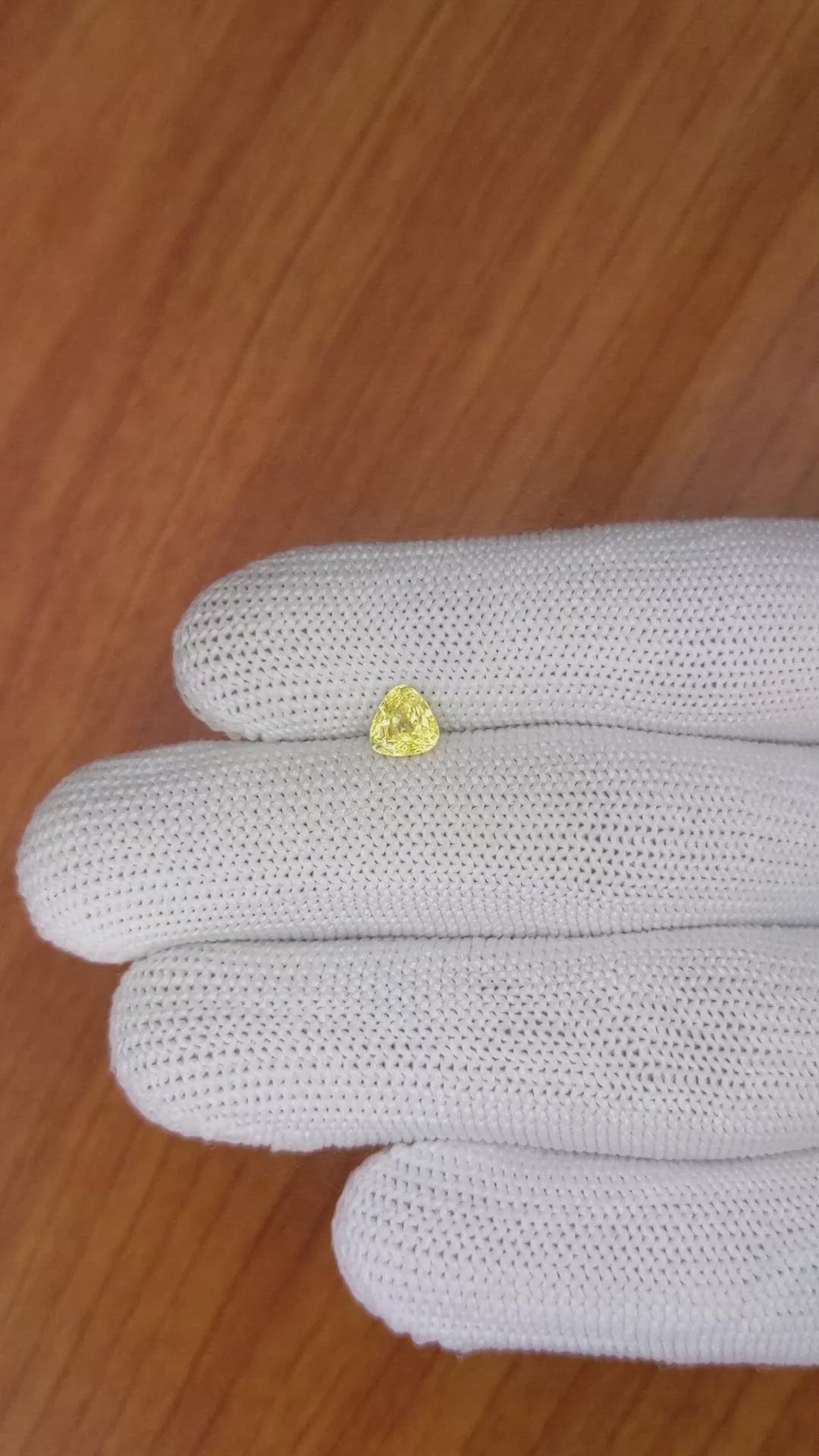 1.02 Ct. Yellow Sapphire from Ceylon (Sri Lanka) Size Video
