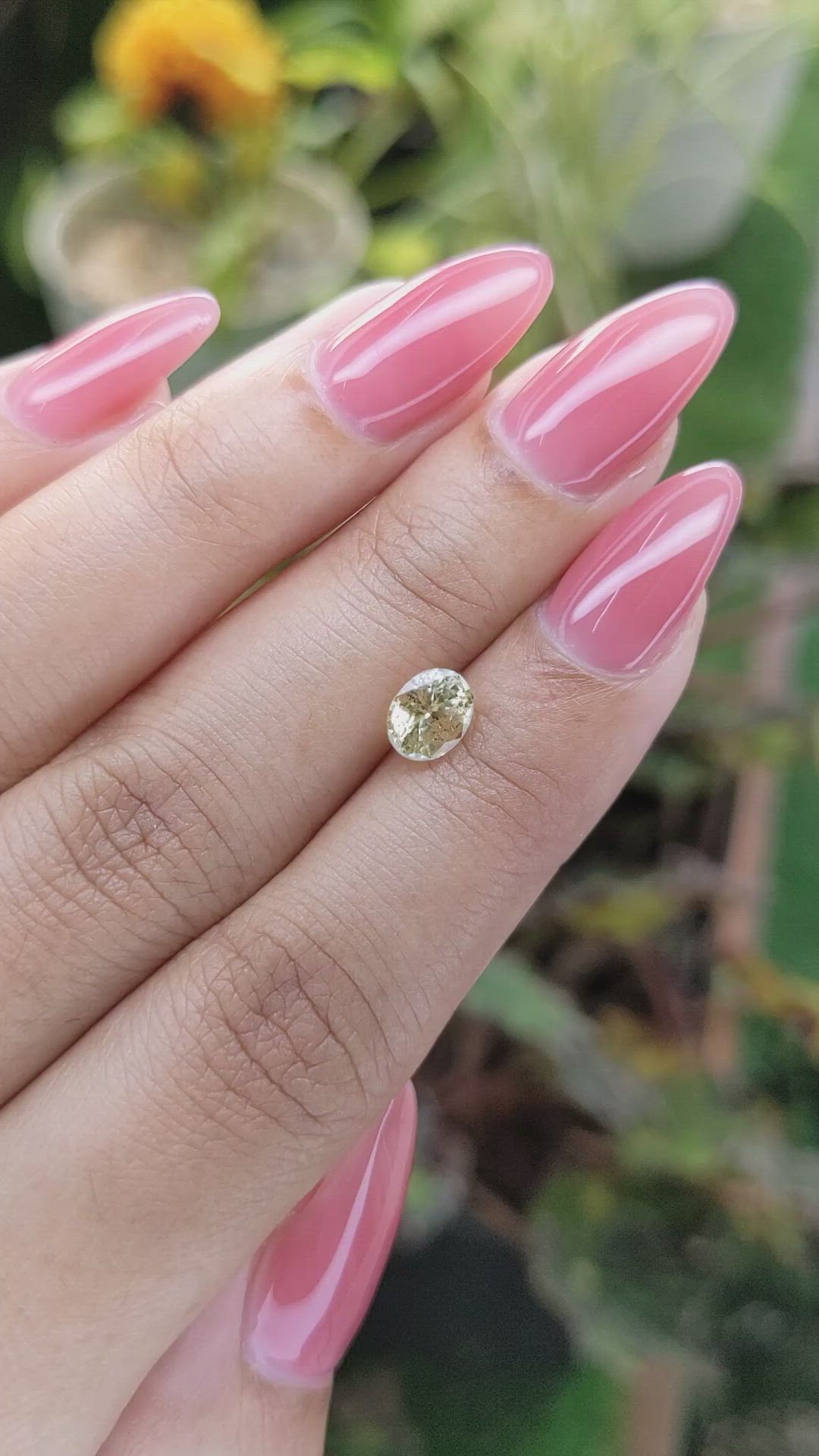 1.22 Ct. Yellow Sapphire from Ceylon (Sri Lanka) Size Video