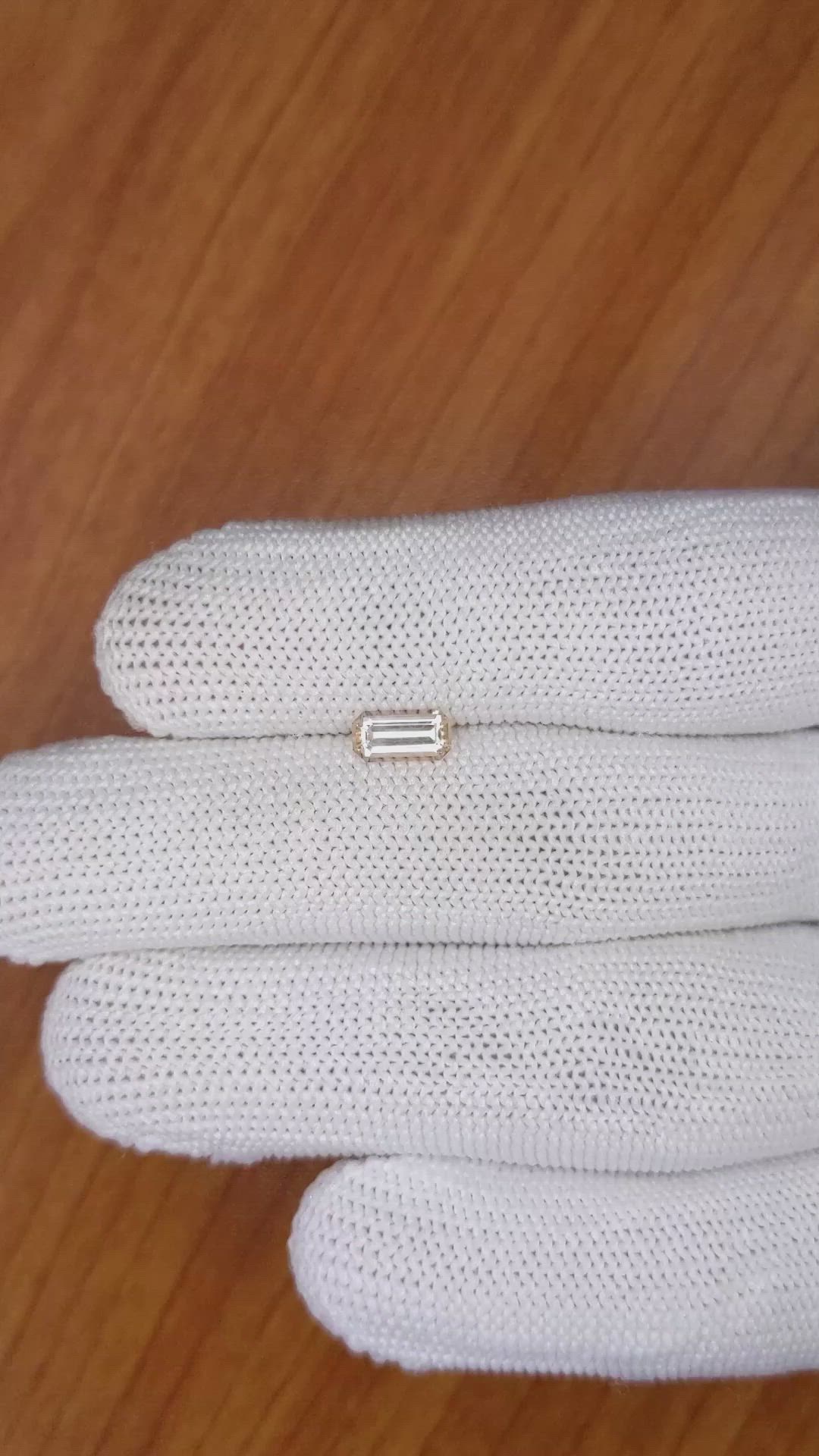 0.86 Ct. Peach Sapphire from Ceylon (Sri Lanka) Size Video