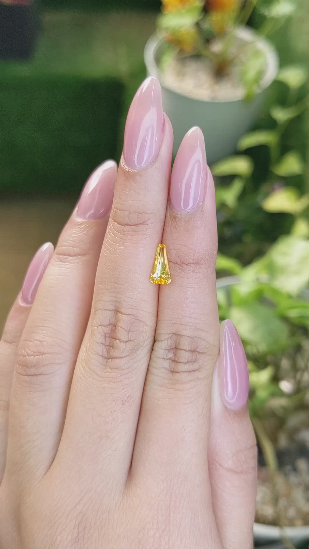 0.96 Ct. Yellow Sapphire from Ceylon (Sri Lanka) Size Video