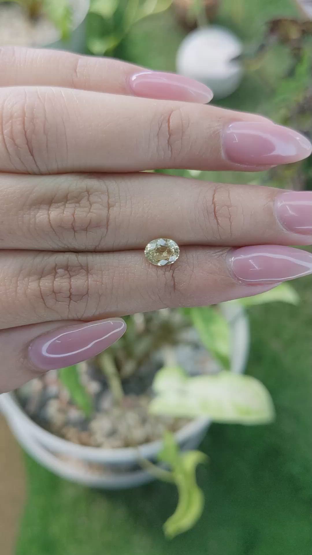 1.02 Ct. Yellow Sapphire from Ceylon (Sri Lanka) Size Video