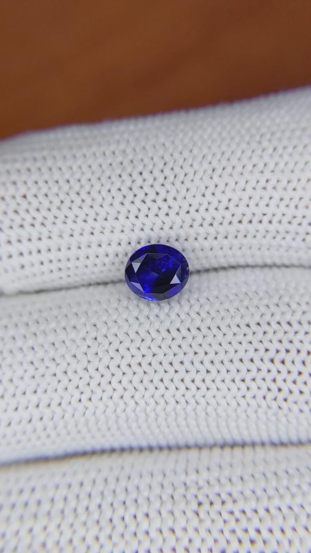 1.34 Ct. Blue Sapphire from Ceylon (Sri Lanka) Size Video