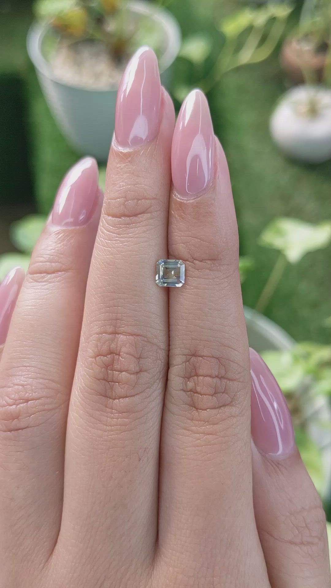 0.65 Ct. Bi Color Sapphire from Ceylon (Sri Lanka) Size Video