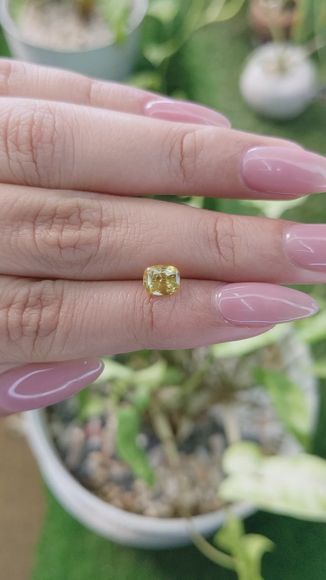 1.39 Ct. Yellow Sapphire from Ceylon (Sri Lanka) Size Video
