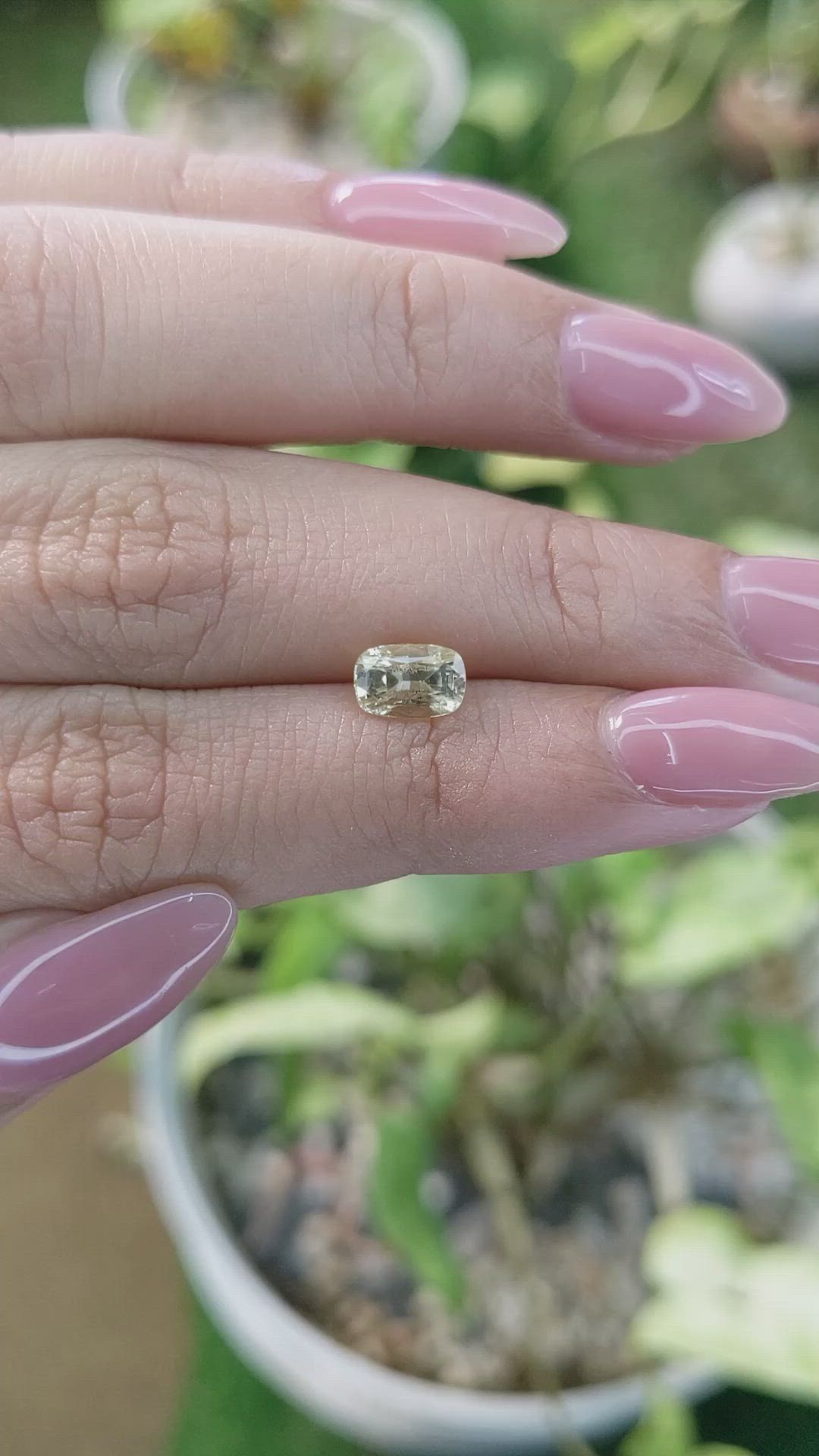 1.33 Ct. Yellow Sapphire from Ceylon (Sri Lanka) Size Video