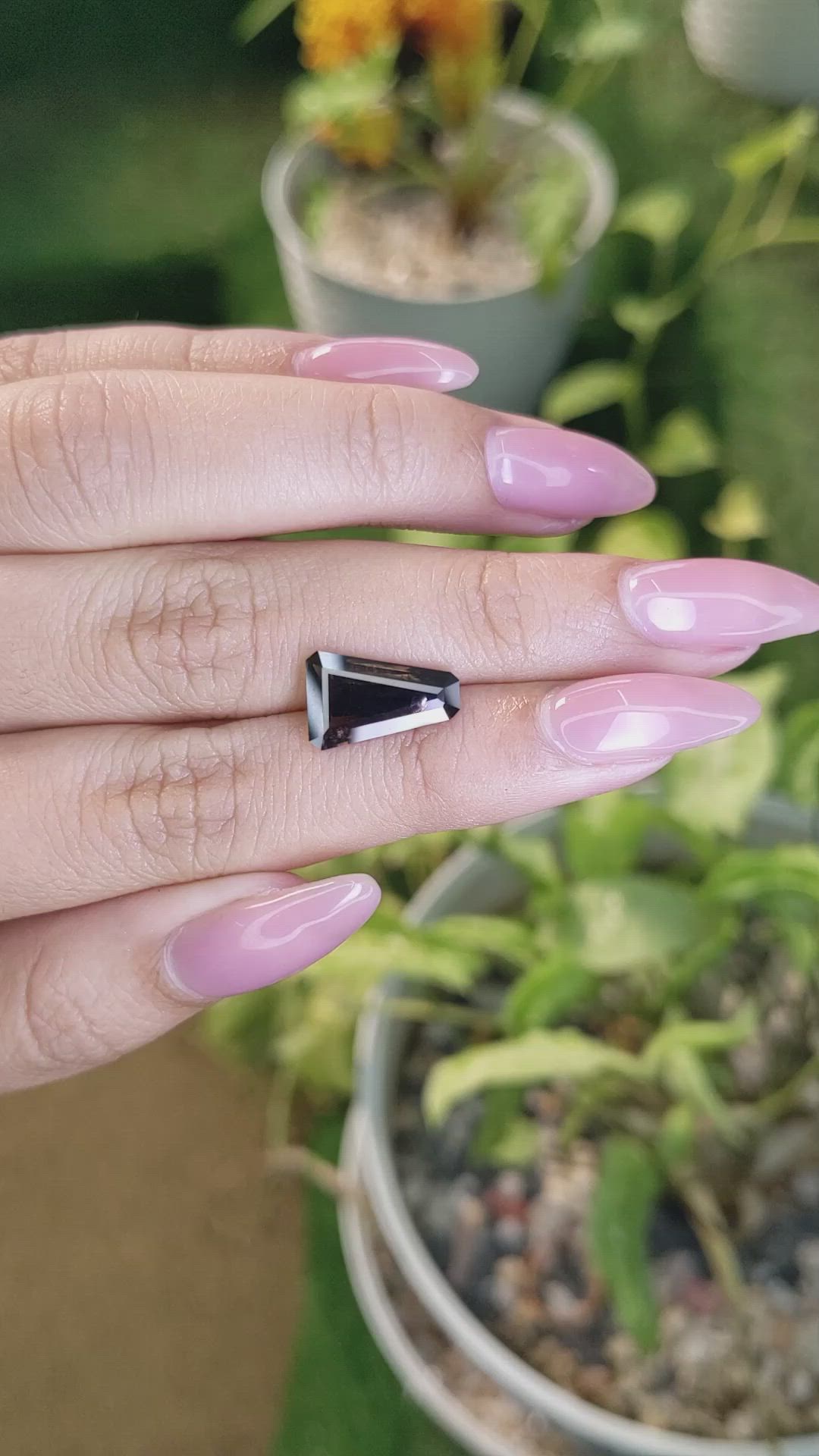 3.62 Ct. Brown Sapphire from Ceylon (Sri Lanka) Size Video