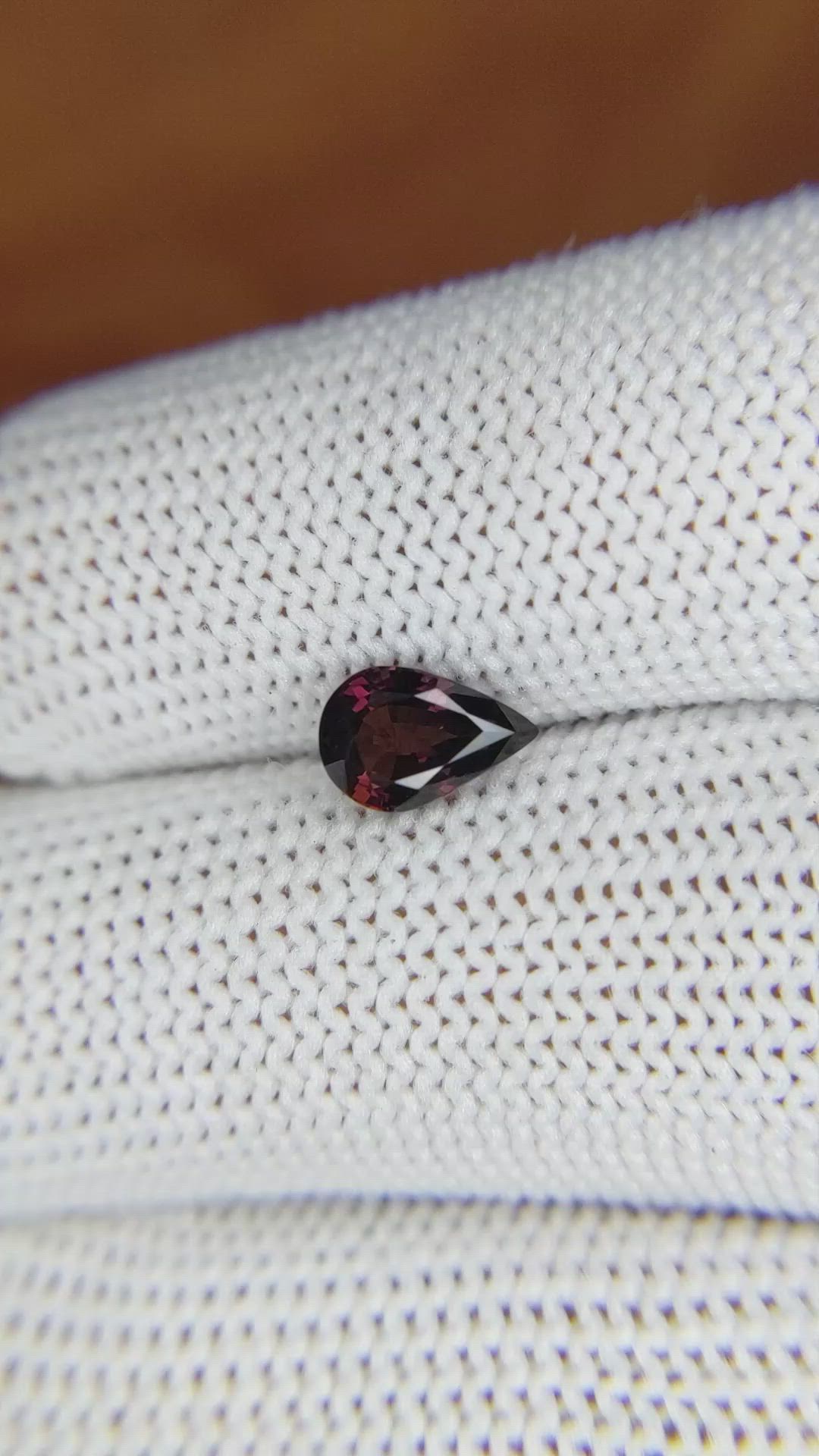 1.02 Ct. Purplish Pink Sapphire from Ceylon (Sri Lanka) Size Video