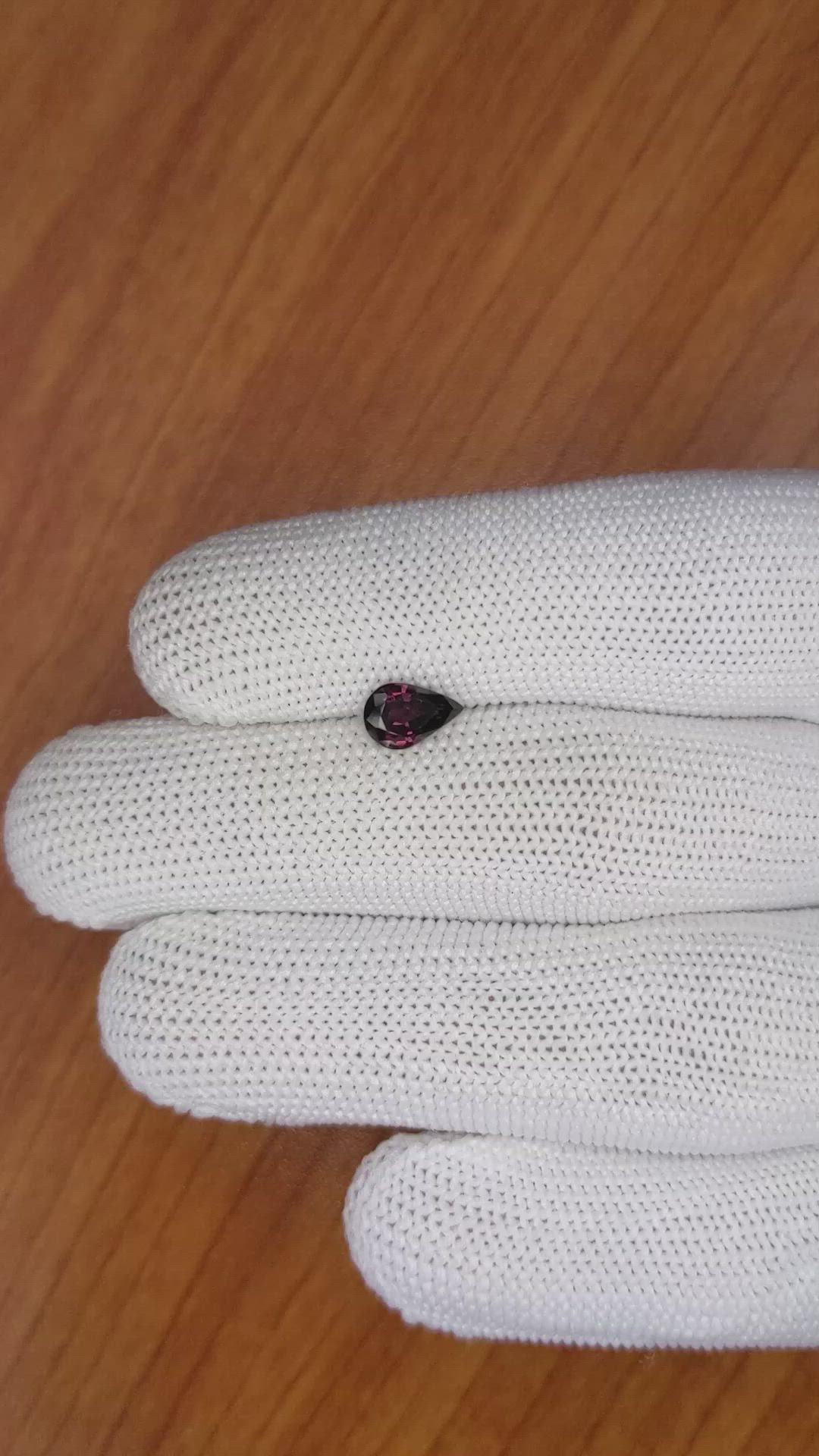 1.02 Ct. Purplish Pink Sapphire from Ceylon (Sri Lanka) Size Video