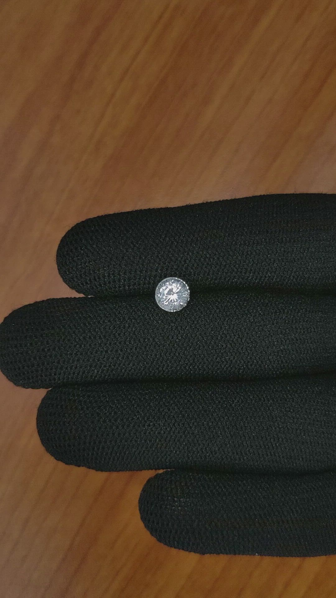 1.24 Ct. White Sapphire from Ceylon (Sri Lanka) Size Video