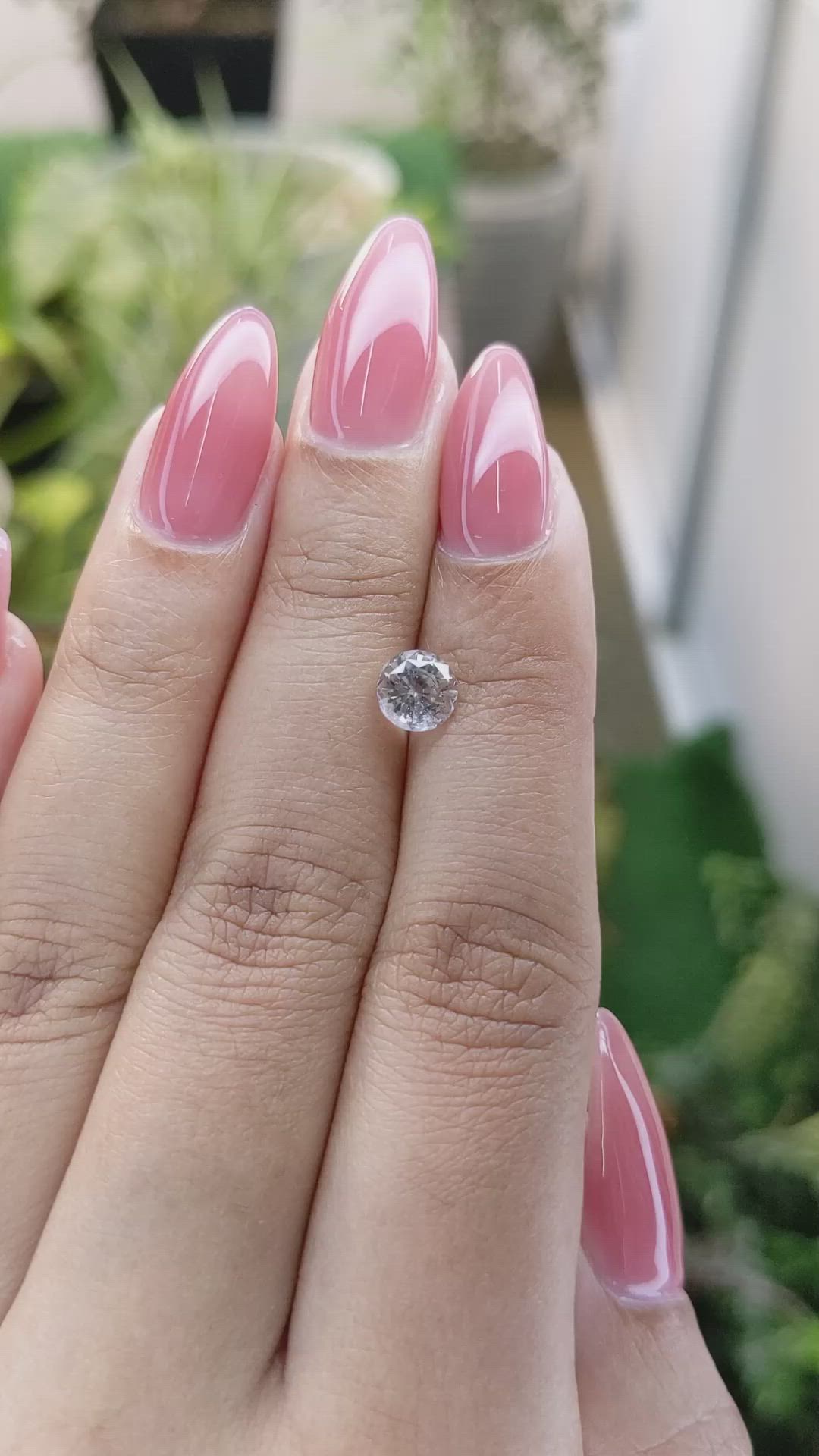 1.24 Ct. White Sapphire from Ceylon (Sri Lanka) Size Video