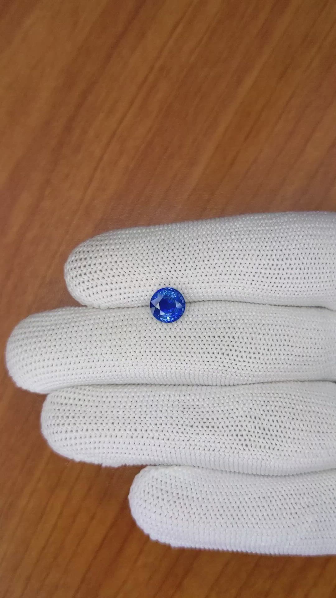 1.57 Ct. Blue Sapphire from Ceylon (Sri Lanka) Size Video