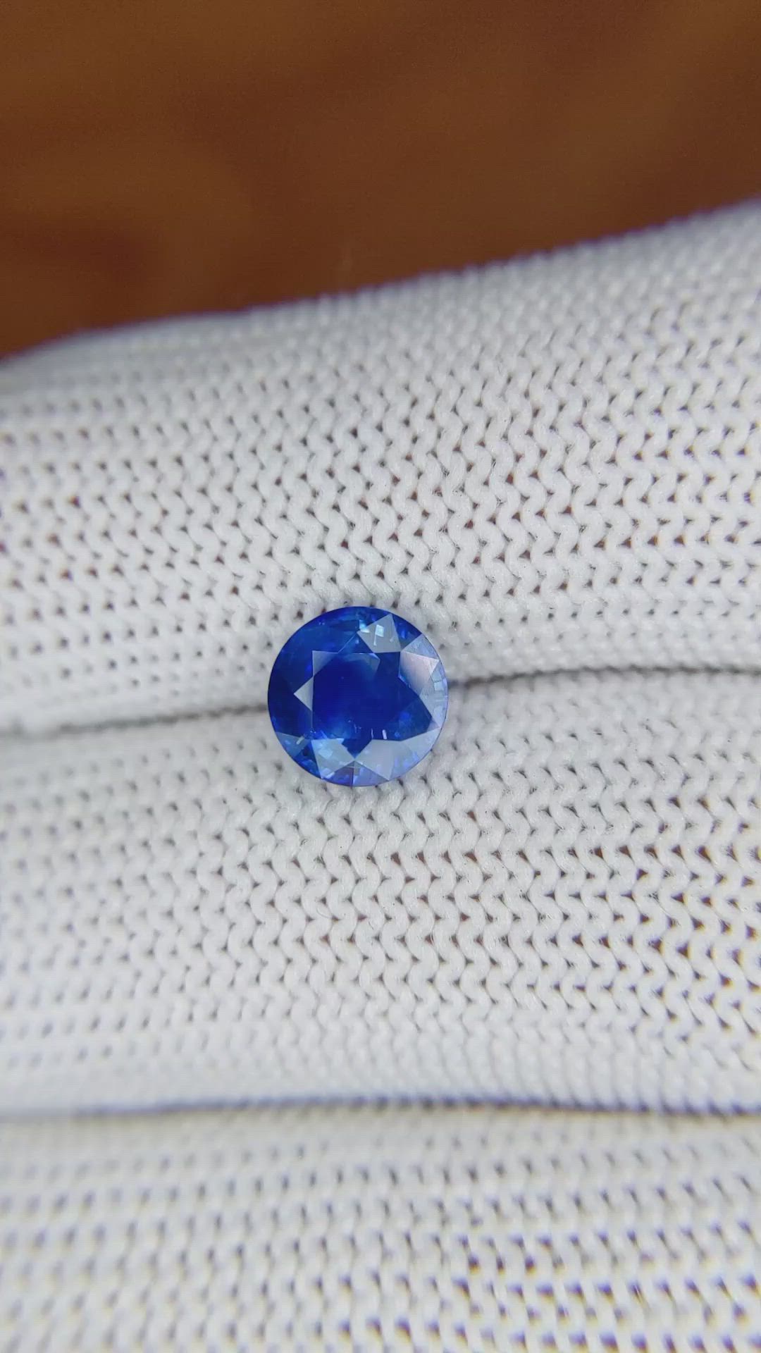 1.57 Ct. Blue Sapphire from Ceylon (Sri Lanka) Size Video