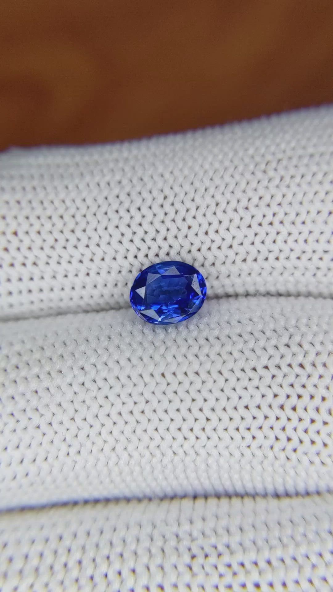 1.05 Ct. Blue Sapphire from Ceylon (Sri Lanka) Size Video