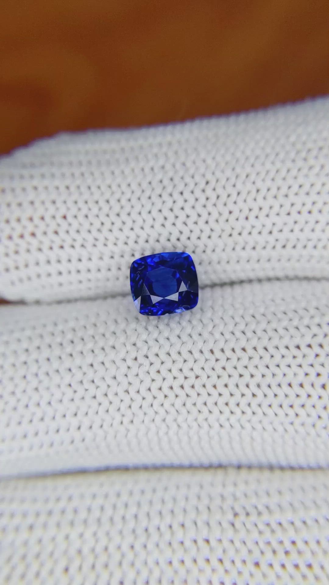 1.86 Ct. Blue Sapphire from Ceylon (Sri Lanka) Size Video