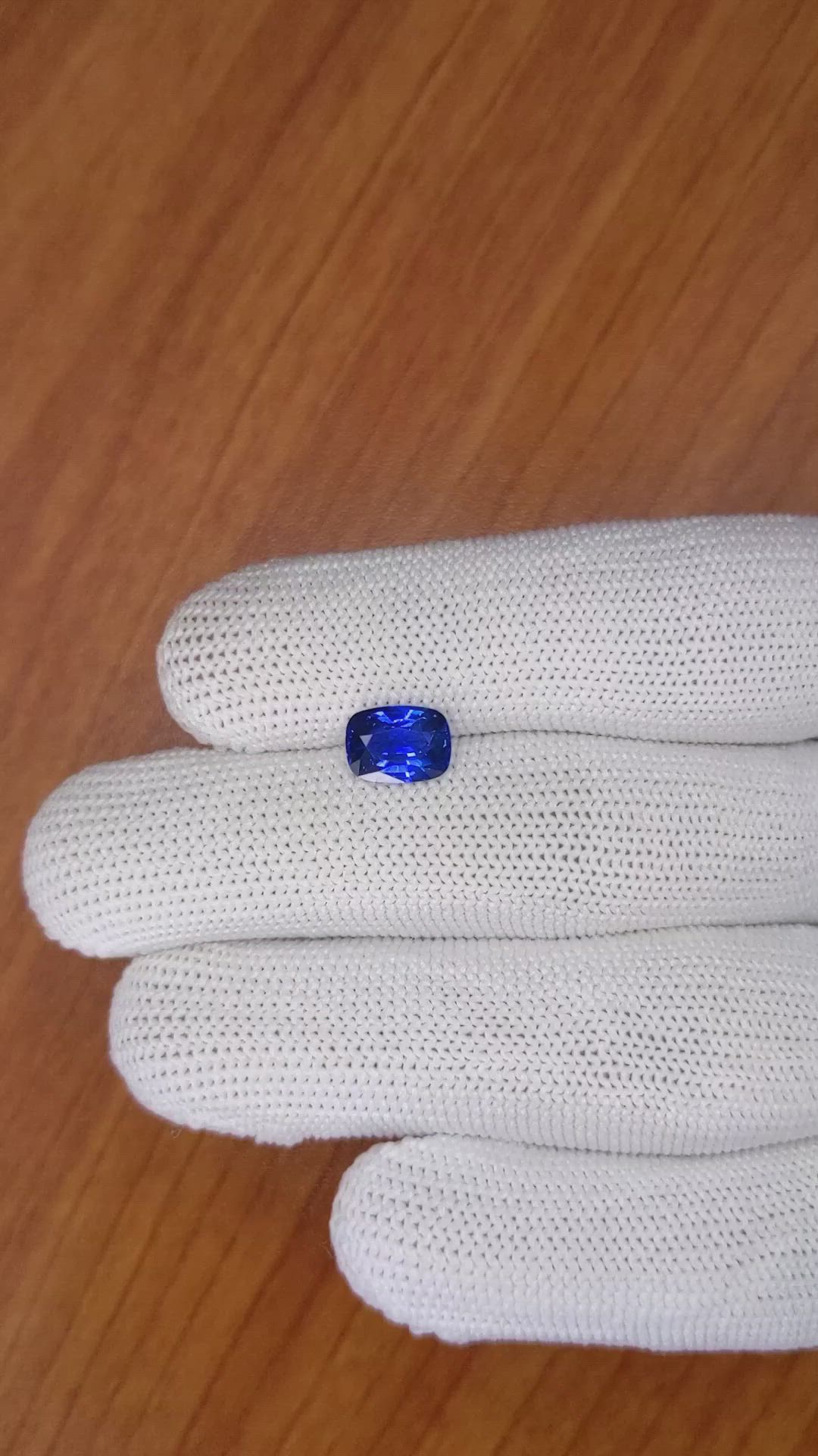 2.35 Ct. Blue Sapphire from Ceylon (Sri Lanka) Size Video