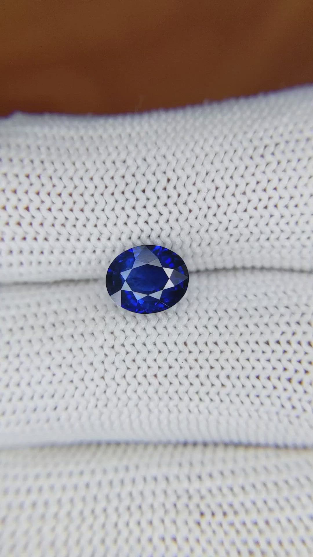 2.11 Ct. Blue Sapphire from Ceylon (Sri Lanka) Size Video