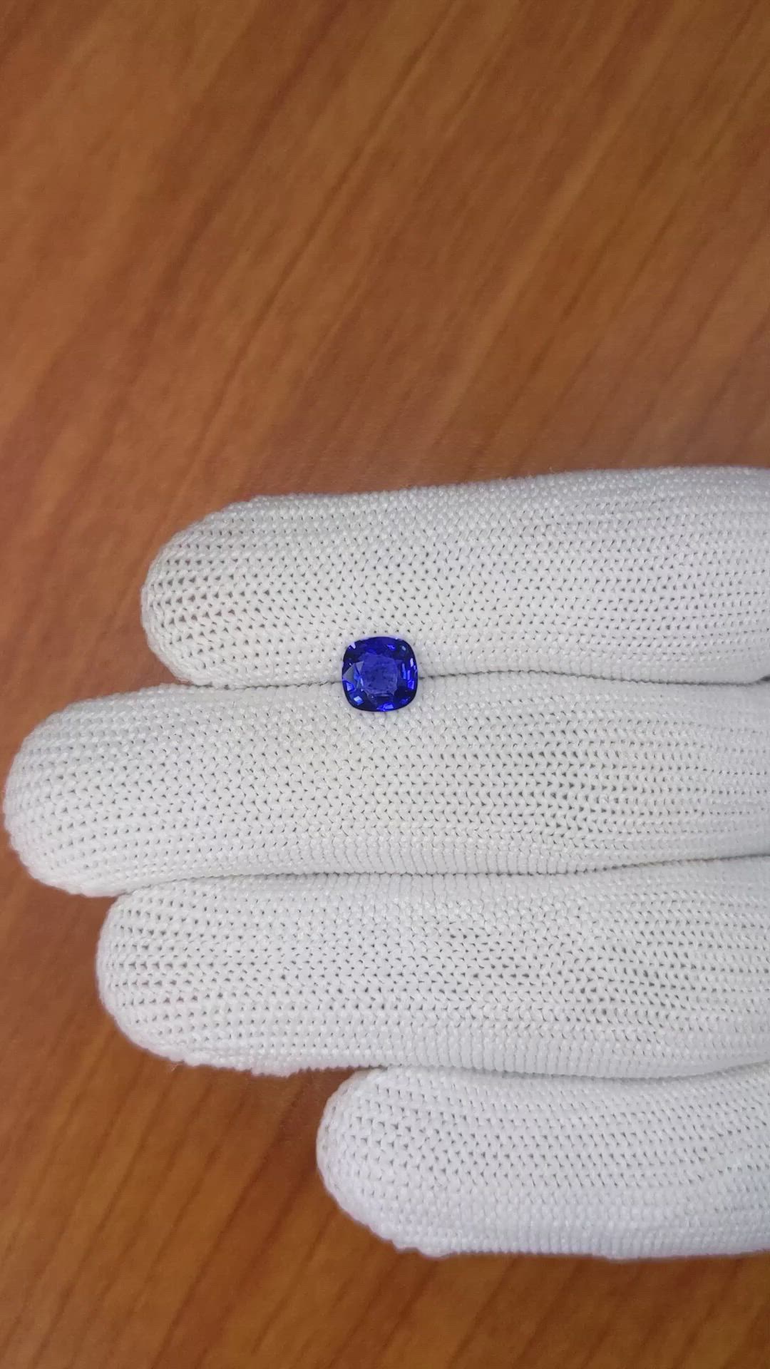 1.18 Ct. Blue Sapphire from Ceylon (Sri Lanka) Size Video