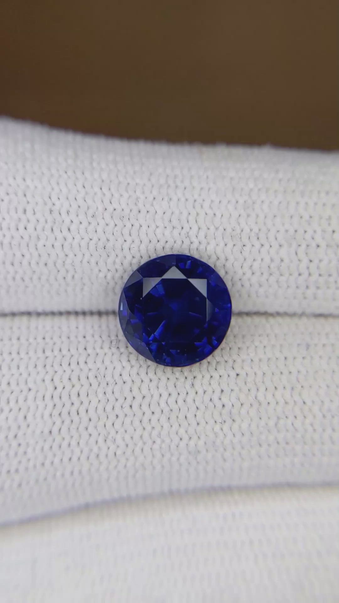 4.50 Ct. Blue Sapphire from Ceylon (Sri Lanka) Size Video