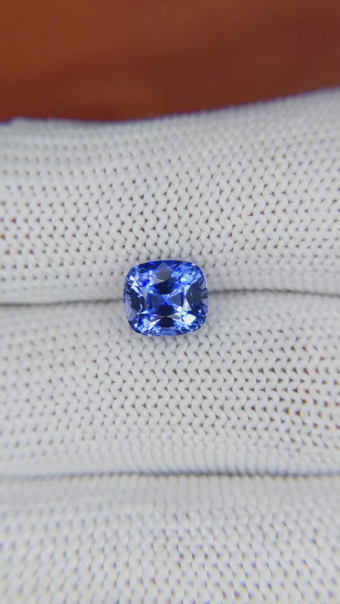 2.35 Ct. Blue Sapphire from Ceylon (Sri Lanka) Size Video