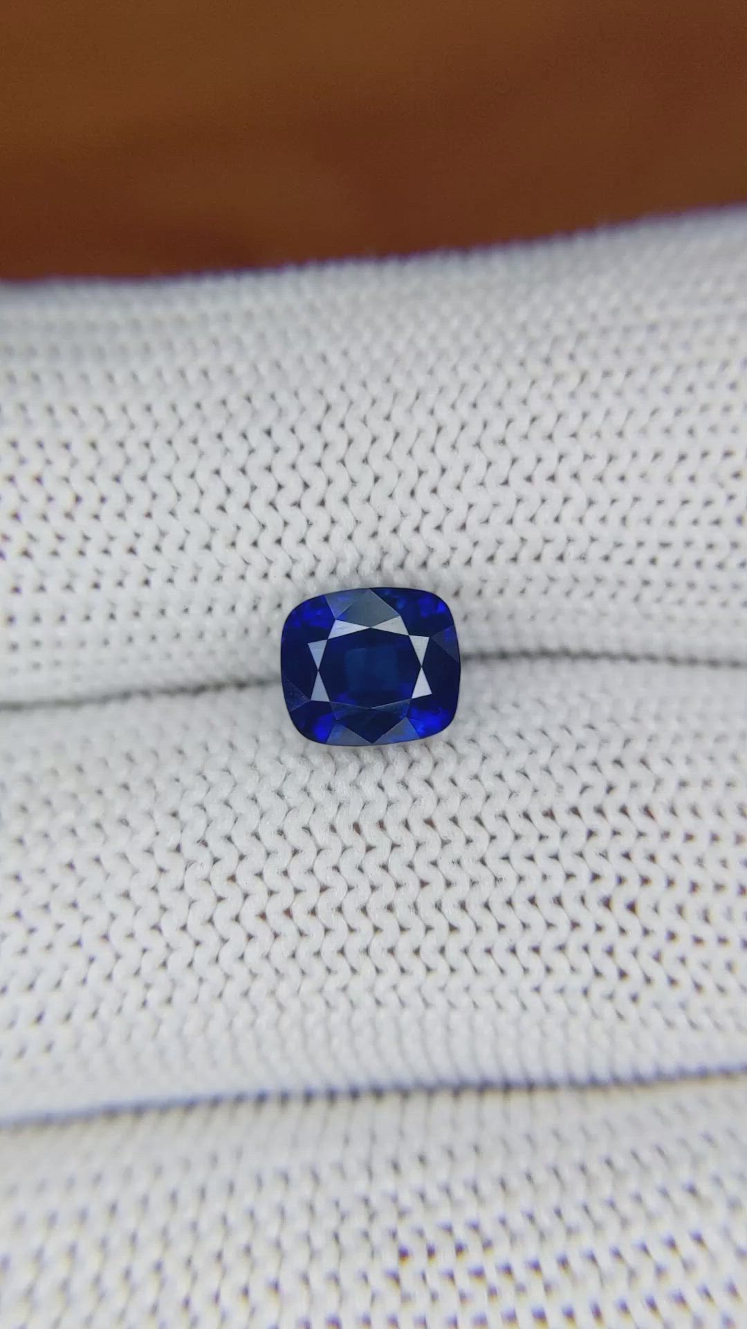 2.06 Ct. Blue Sapphire from Ceylon (Sri Lanka) Size Video