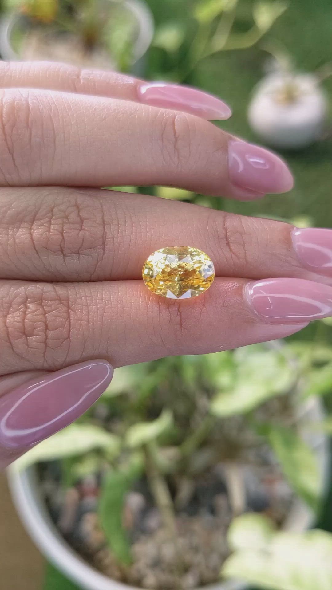 6.70 Ct. Yellow Sapphire from Ceylon (Sri Lanka) Size Video