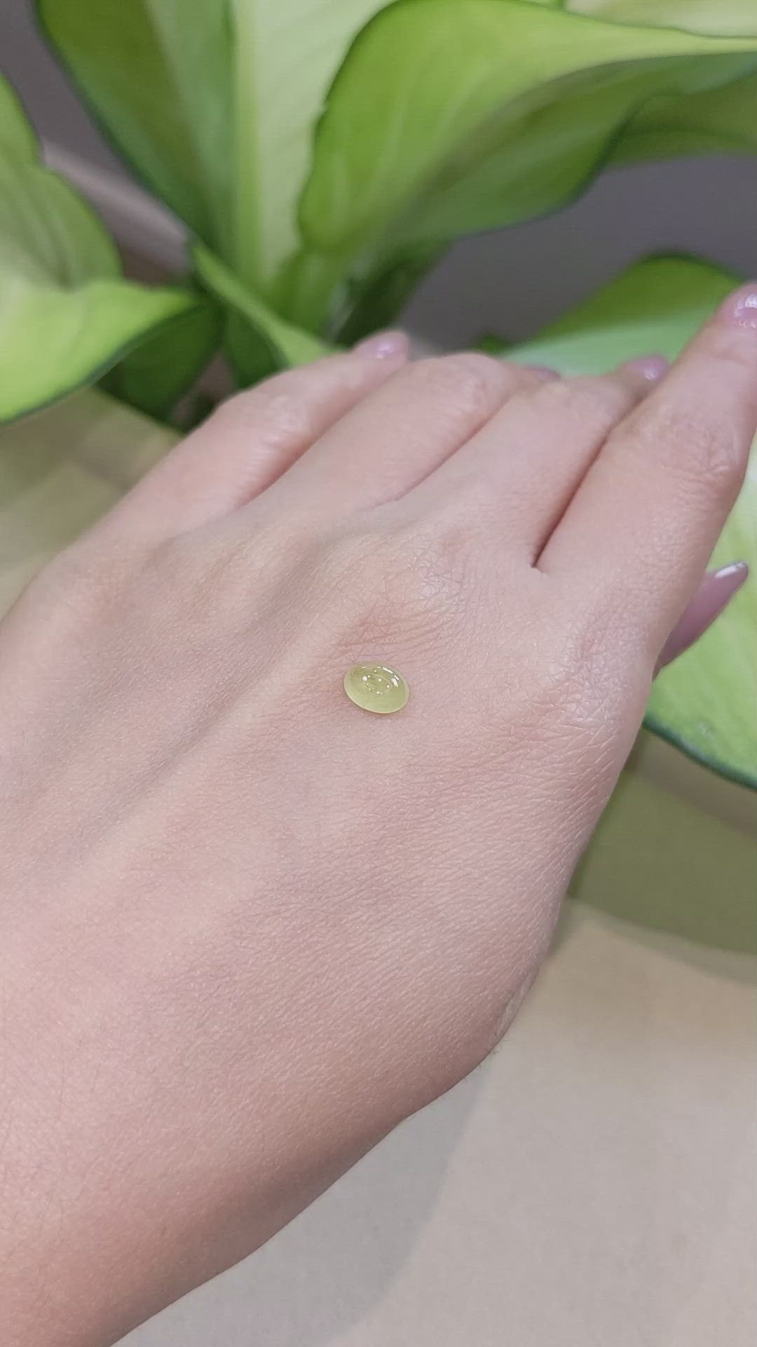 1.21 Ct. Yellow Cabochon Sapphire from Ceylon (Sri Lanka) Size Video