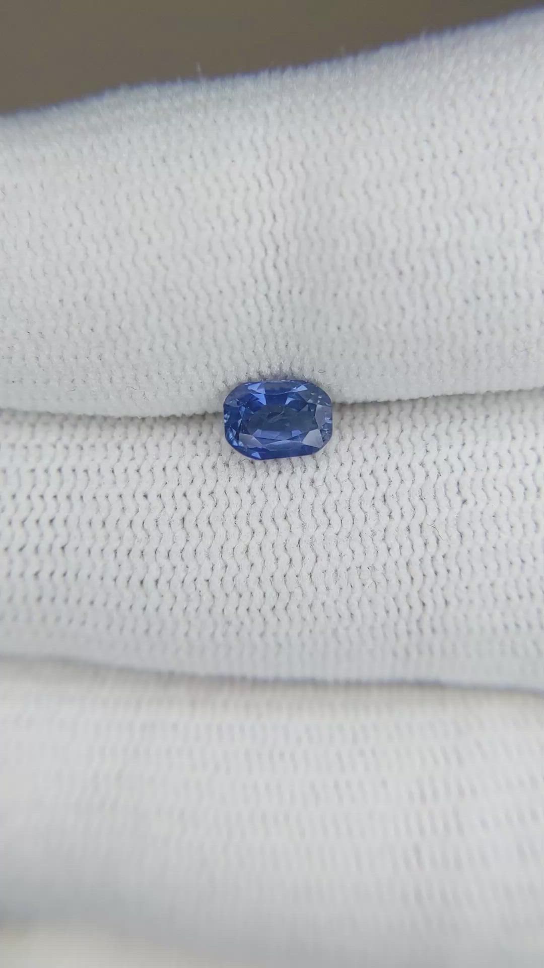 0.70 Ct. Blue Sapphire from Ceylon (Sri Lanka) Size Video