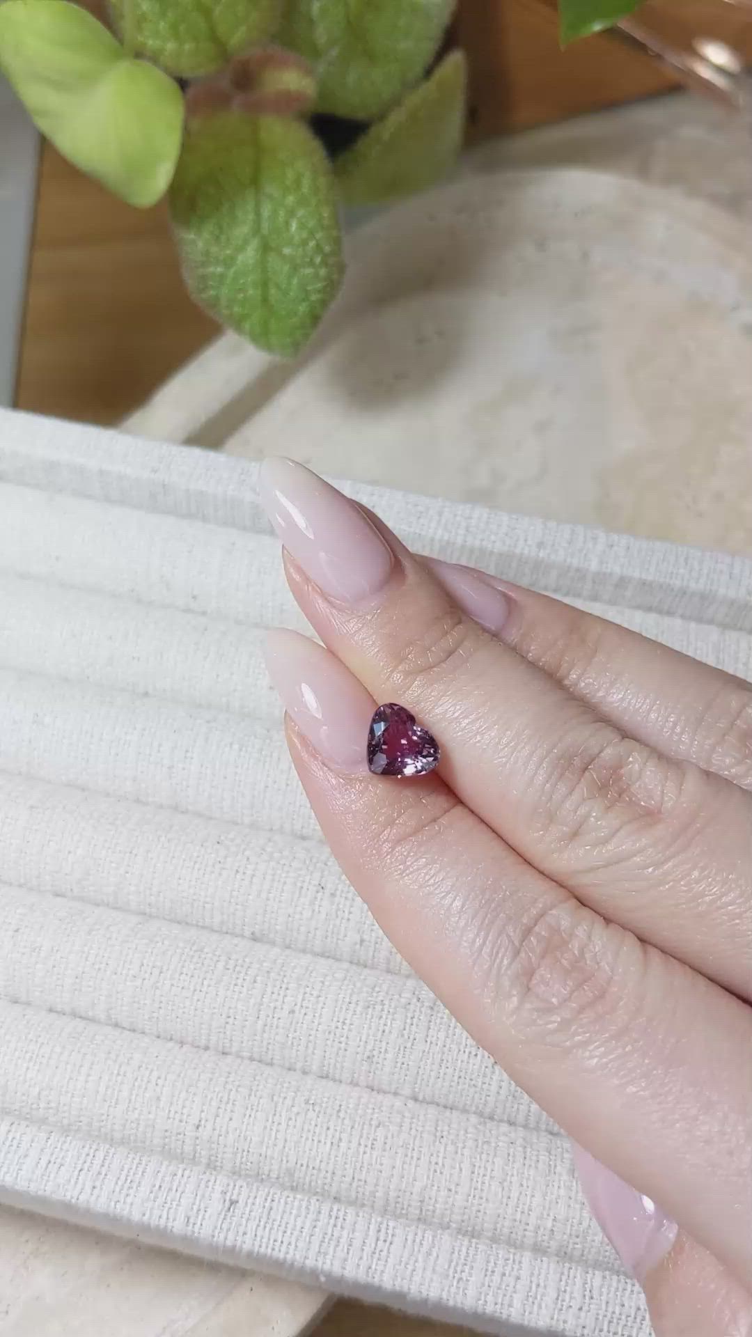 2.90 Ct. Purple Sapphire from Ceylon (Sri Lanka) Size Video