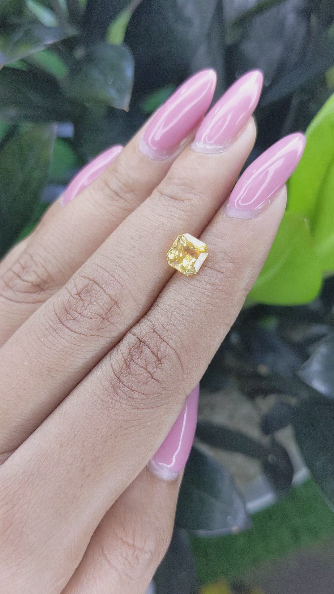 2.10 Ct. Yellow Sapphire from Ceylon (Sri Lanka) Size Video