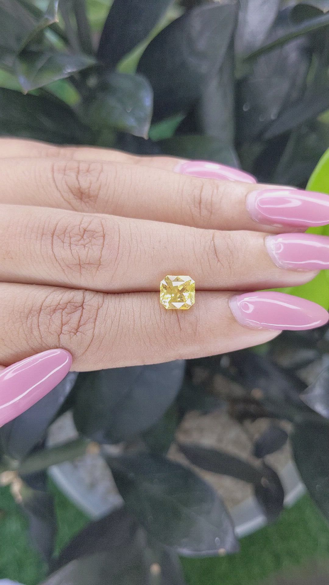 2.10 Ct. Yellow Sapphire from Ceylon (Sri Lanka) Size Video